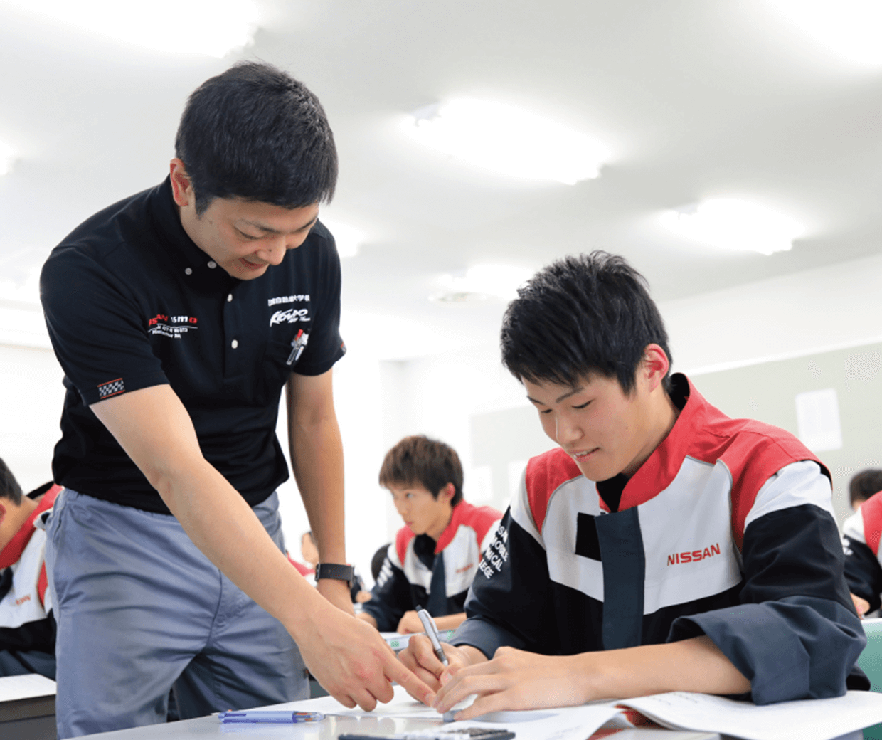 人間力と技術力を備えたハイブリッドな人財を育成